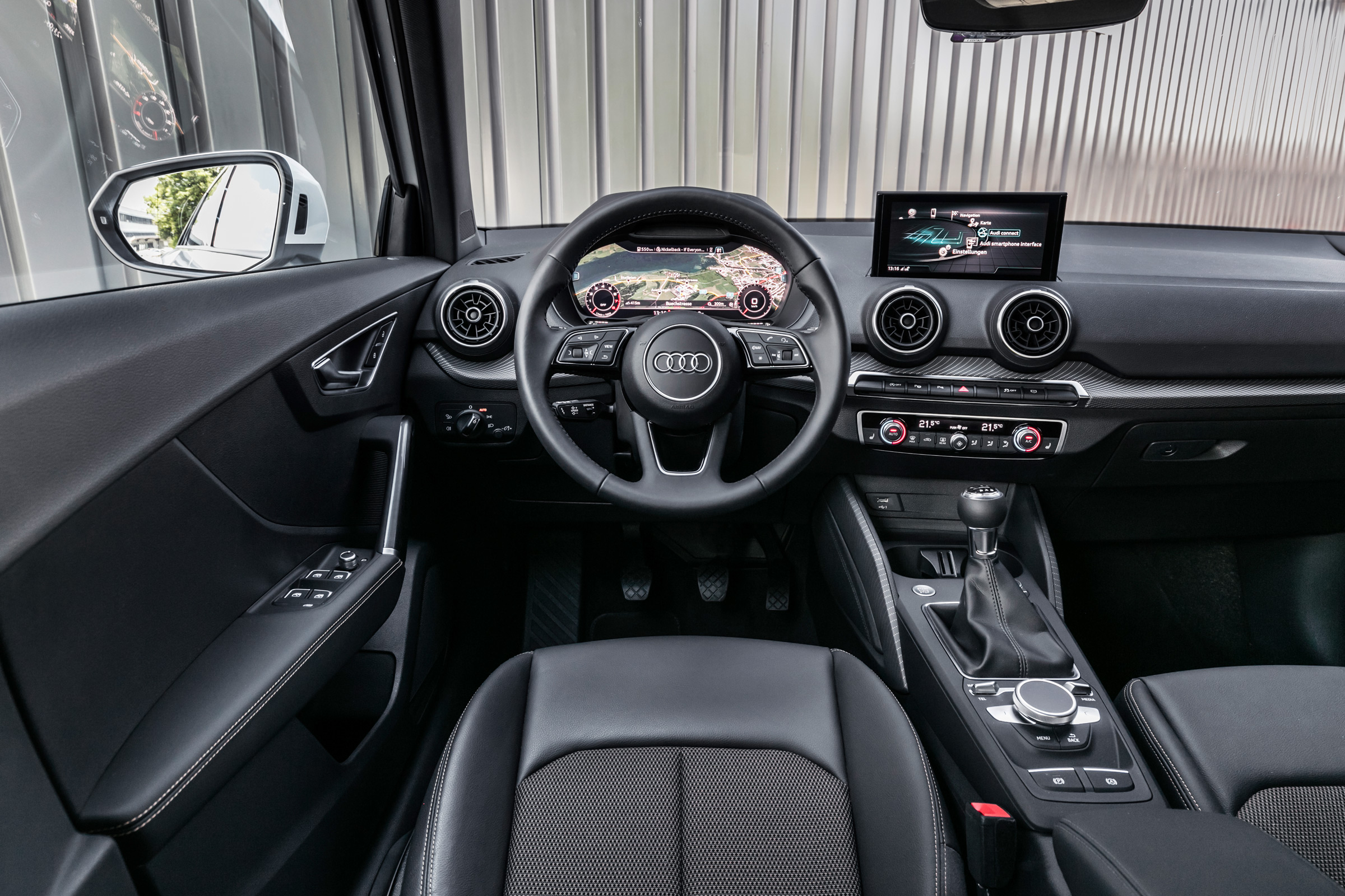 Audi Q2 1.0 TFSI - interior