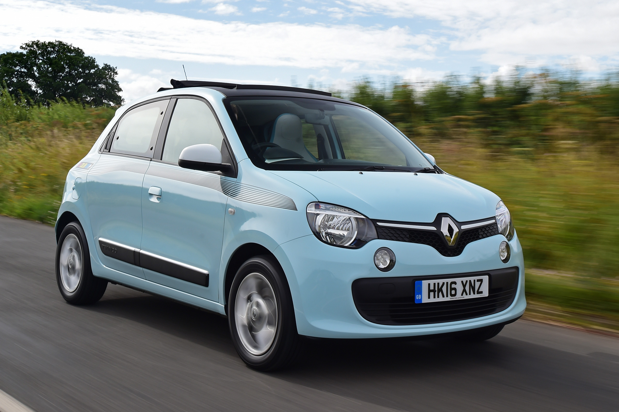Renault Twingo The Colour Run - front tracking