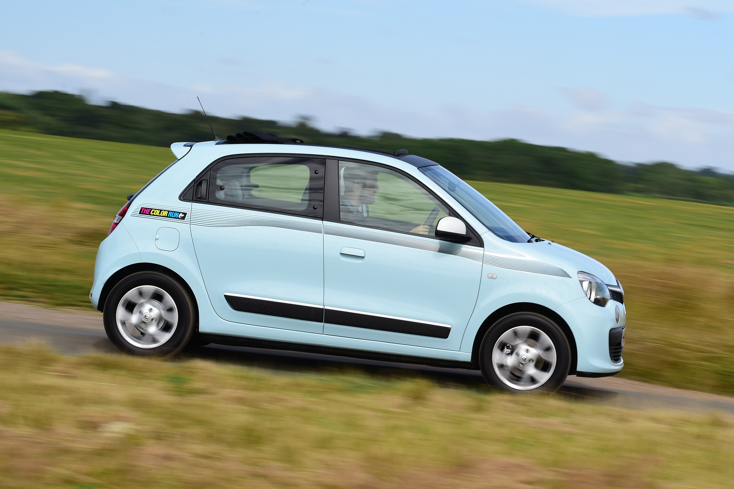 Renault Twingo The Colour Run - side tracking