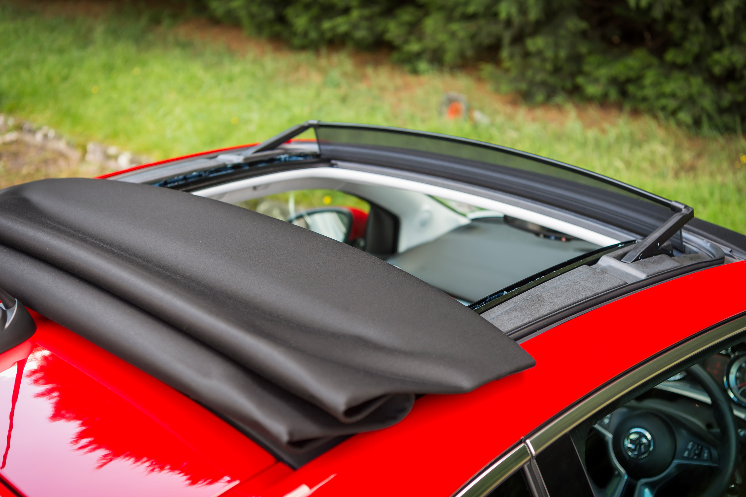 Vauxhall Adam S Rocks 2016 - roll top roof