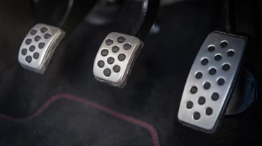 Vauxhall Adam S Rocks 2016 - pedals