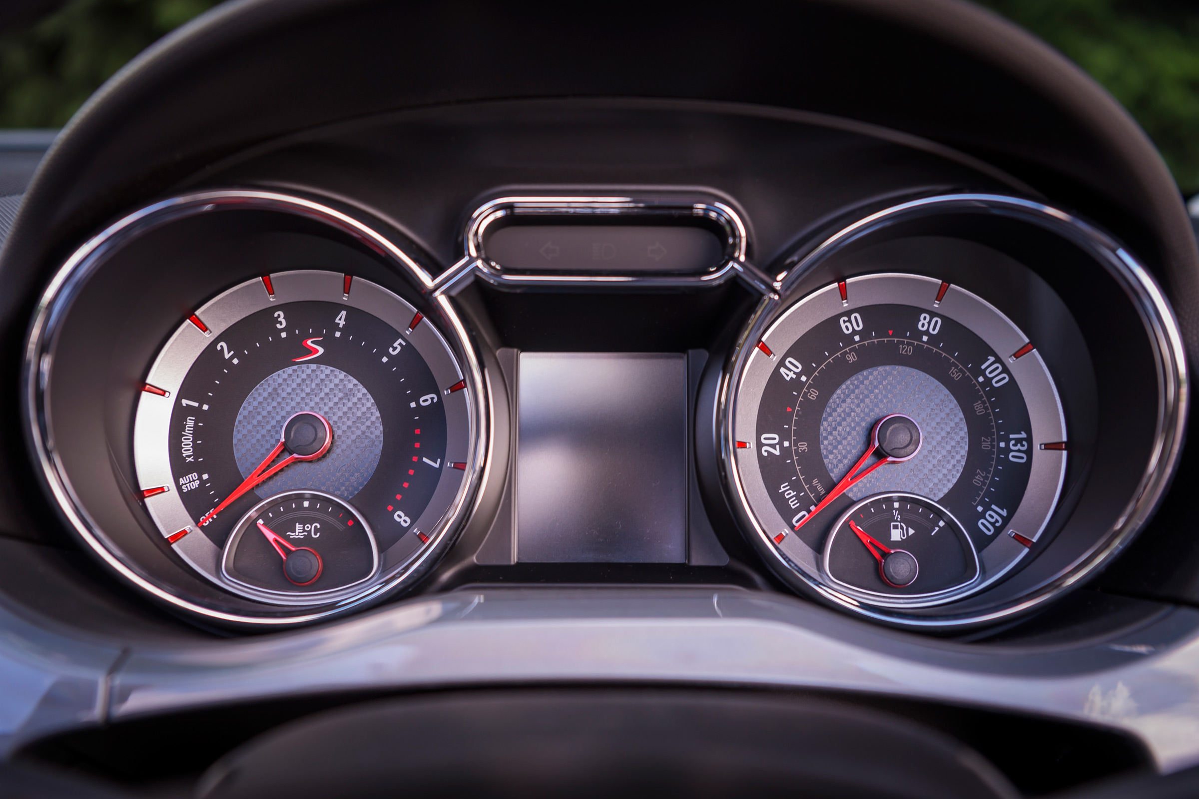 Vauxhall Adam S Rocks 2016 - dials
