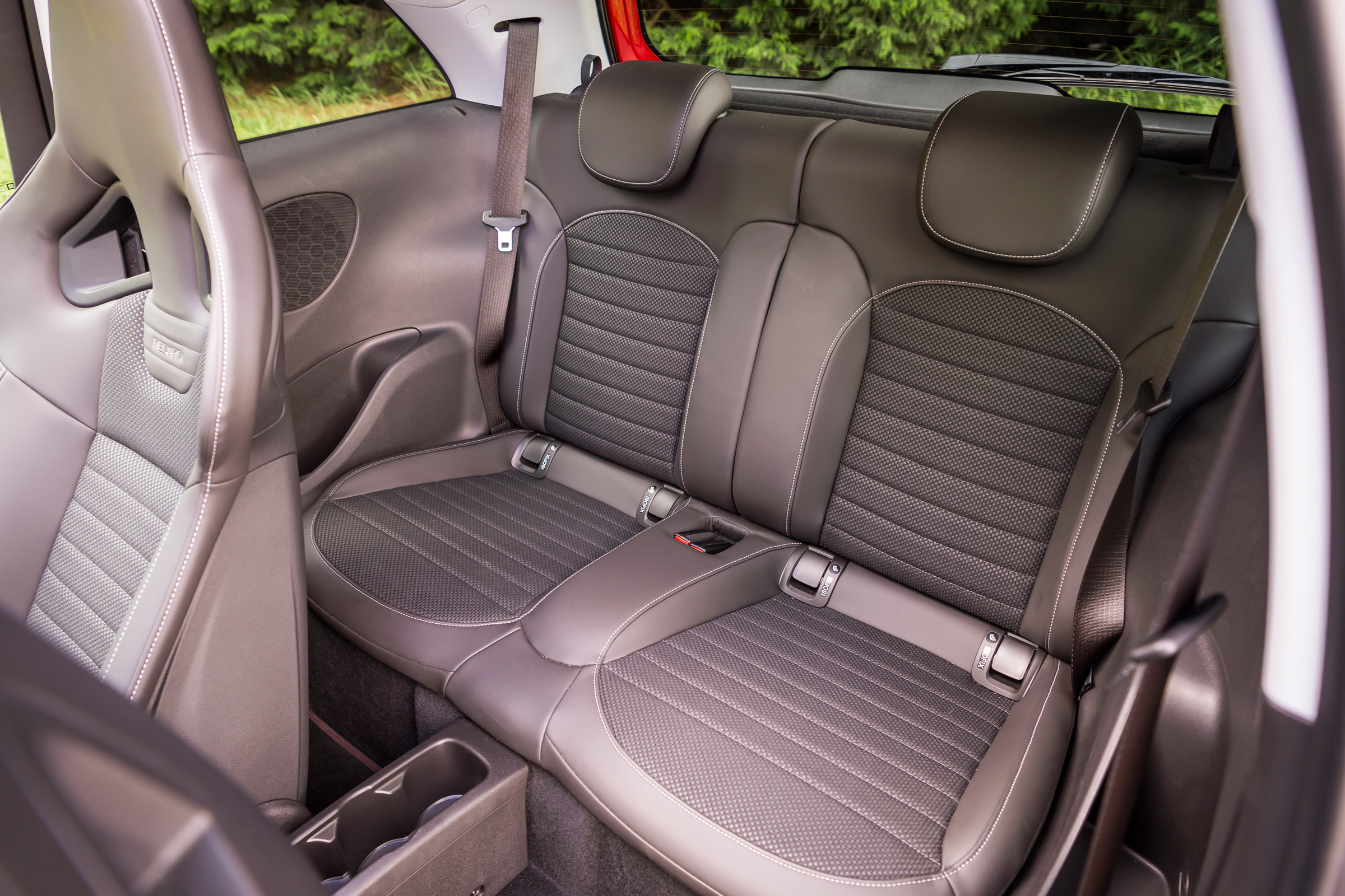 Vauxhall Adam S Rocks 2016 - rear seats