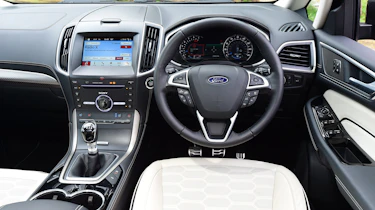 Ford S-MAX Vignale - dash