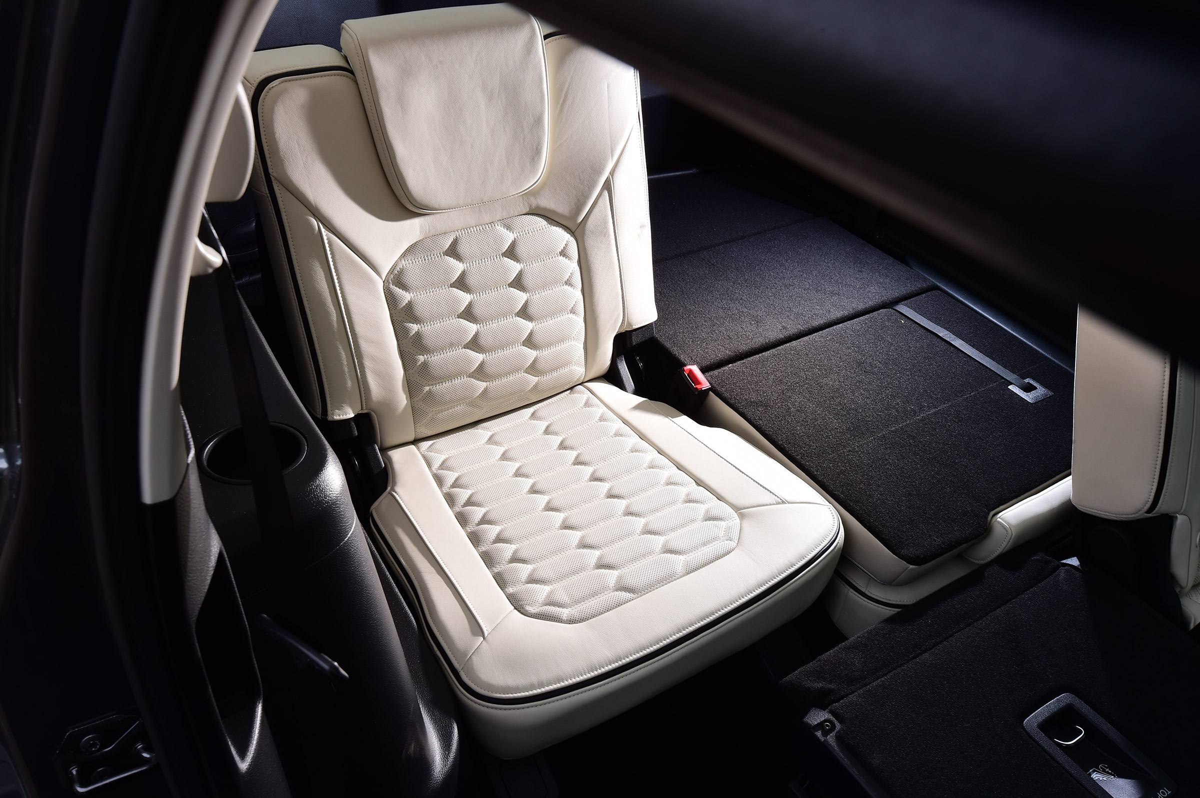 Ford S-MAX Vignale - back seat