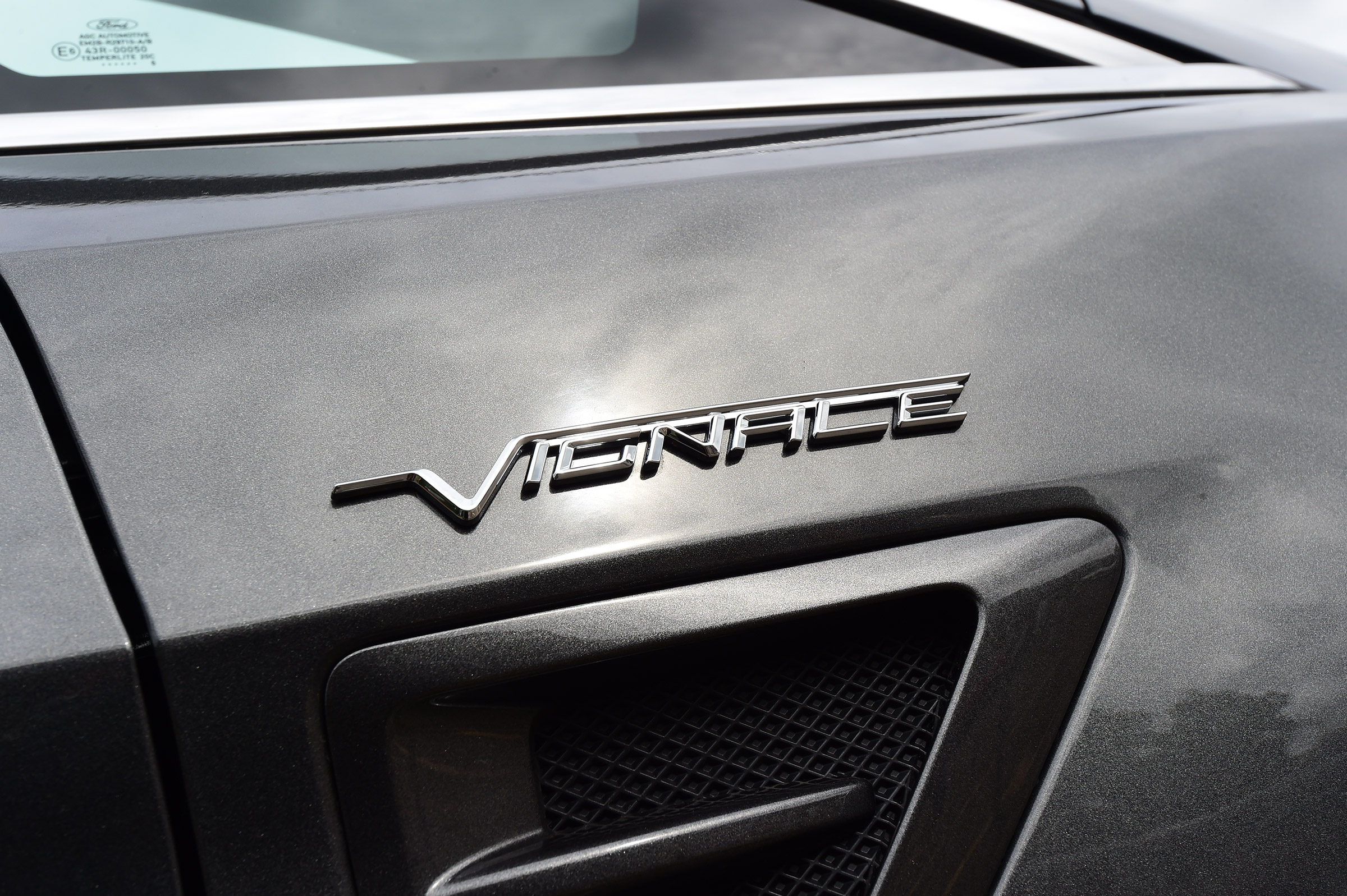 Ford S-MAX Vignale - Vignale badge