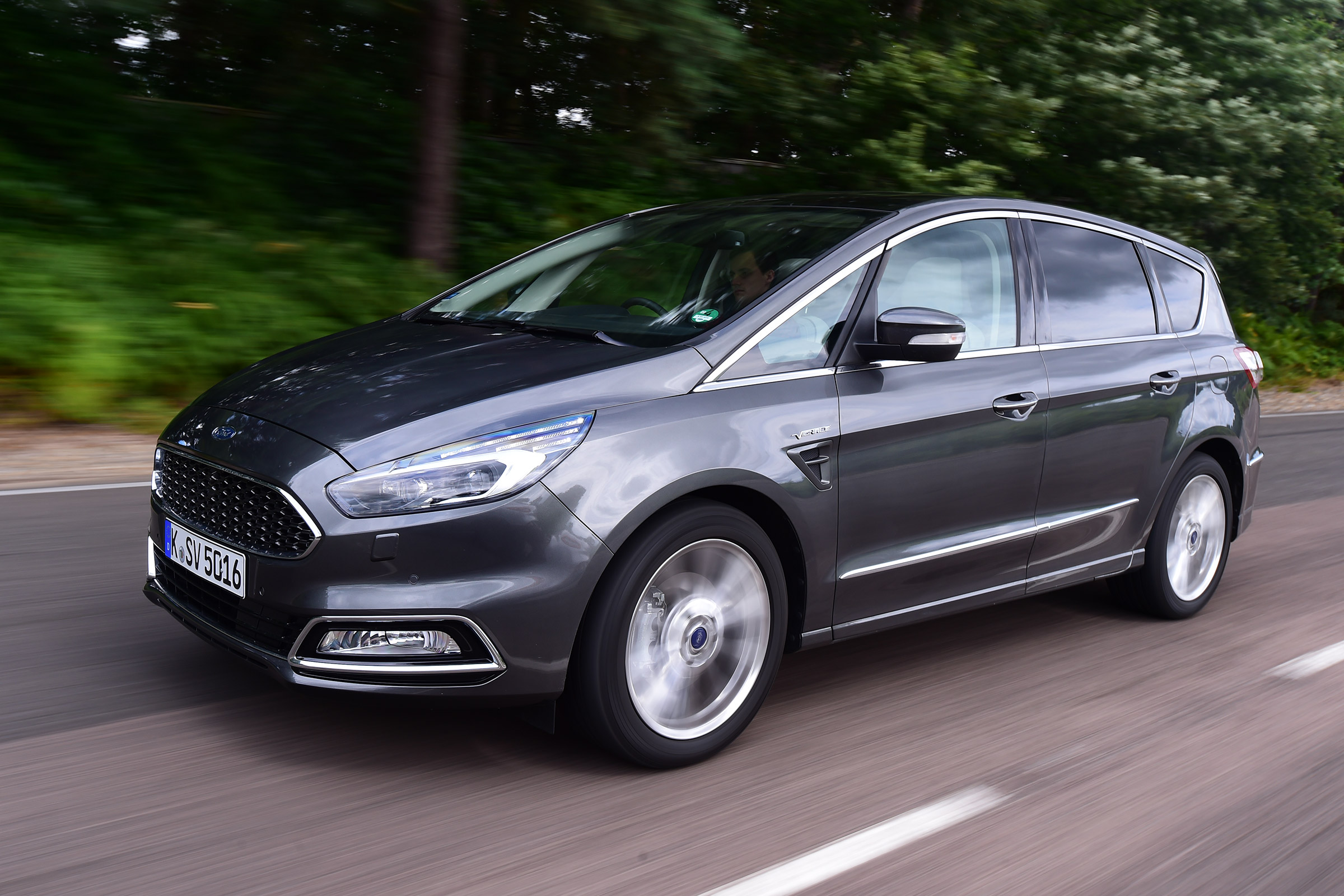 Ford S-MAX Vignale - front