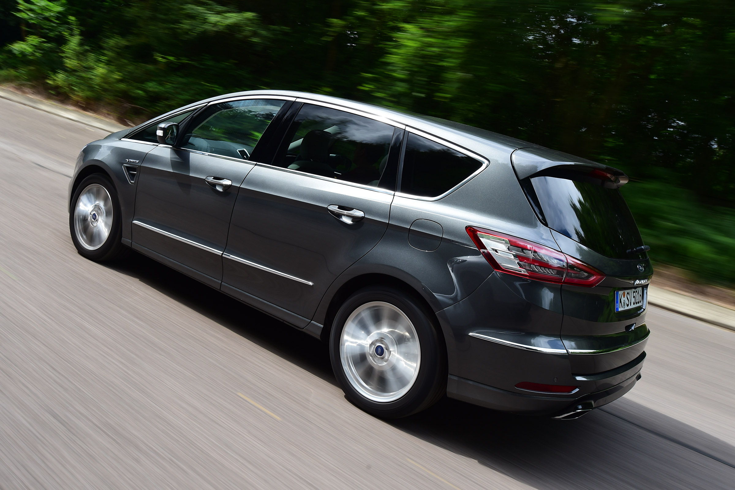 Ford S-MAX Vignale - rear