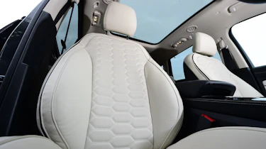 Ford S-MAX Vignale - front seat