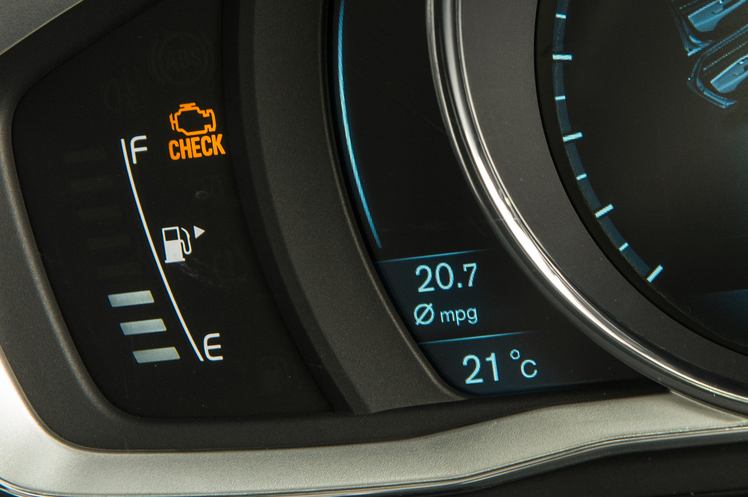 Used Volvo V70 - dials