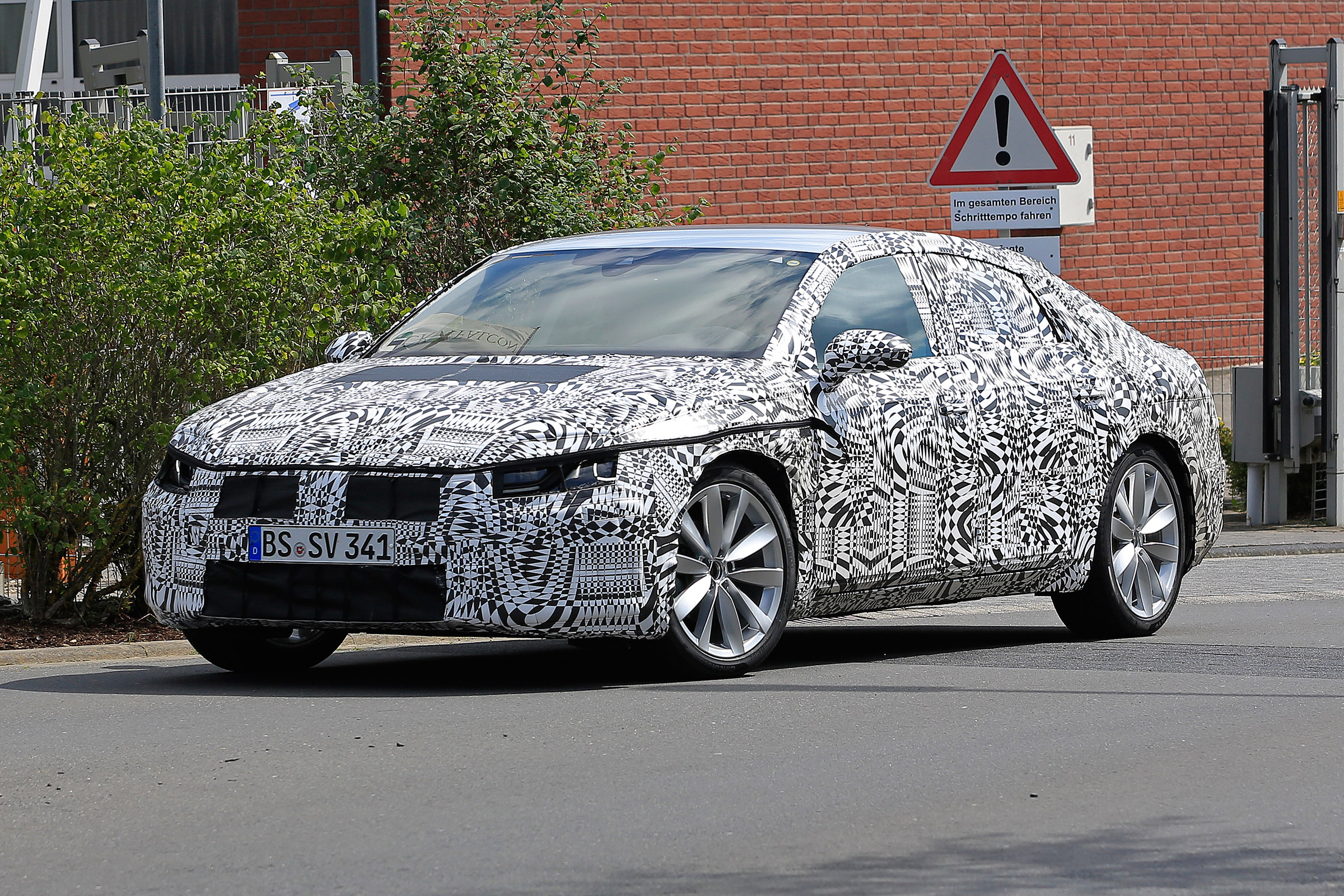 VW Passat CC spies side front
