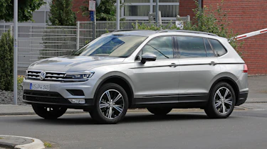 VW Tiguan XL 2017 front side