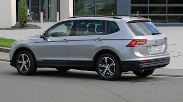 VW Tiguan XL 2017 rear side