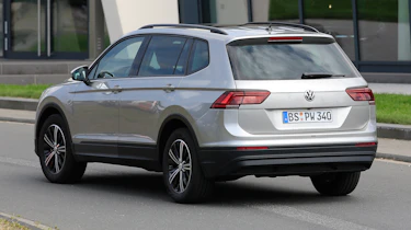 VW Tiguan XL 2017 rear side
