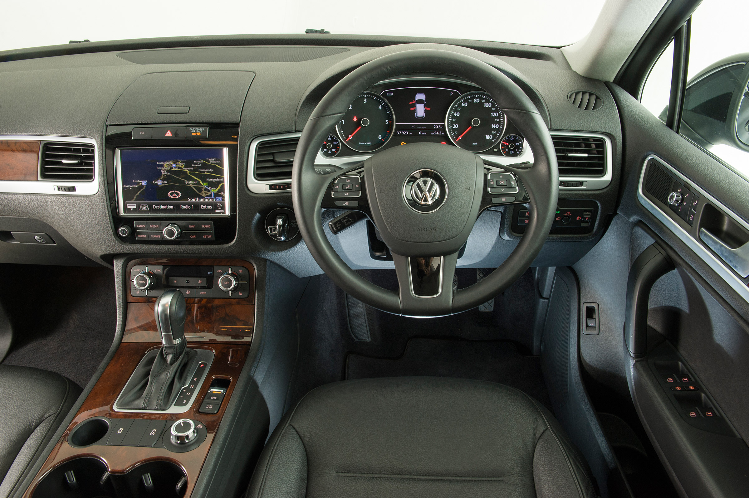 Used Volkswagen Touareg - dash