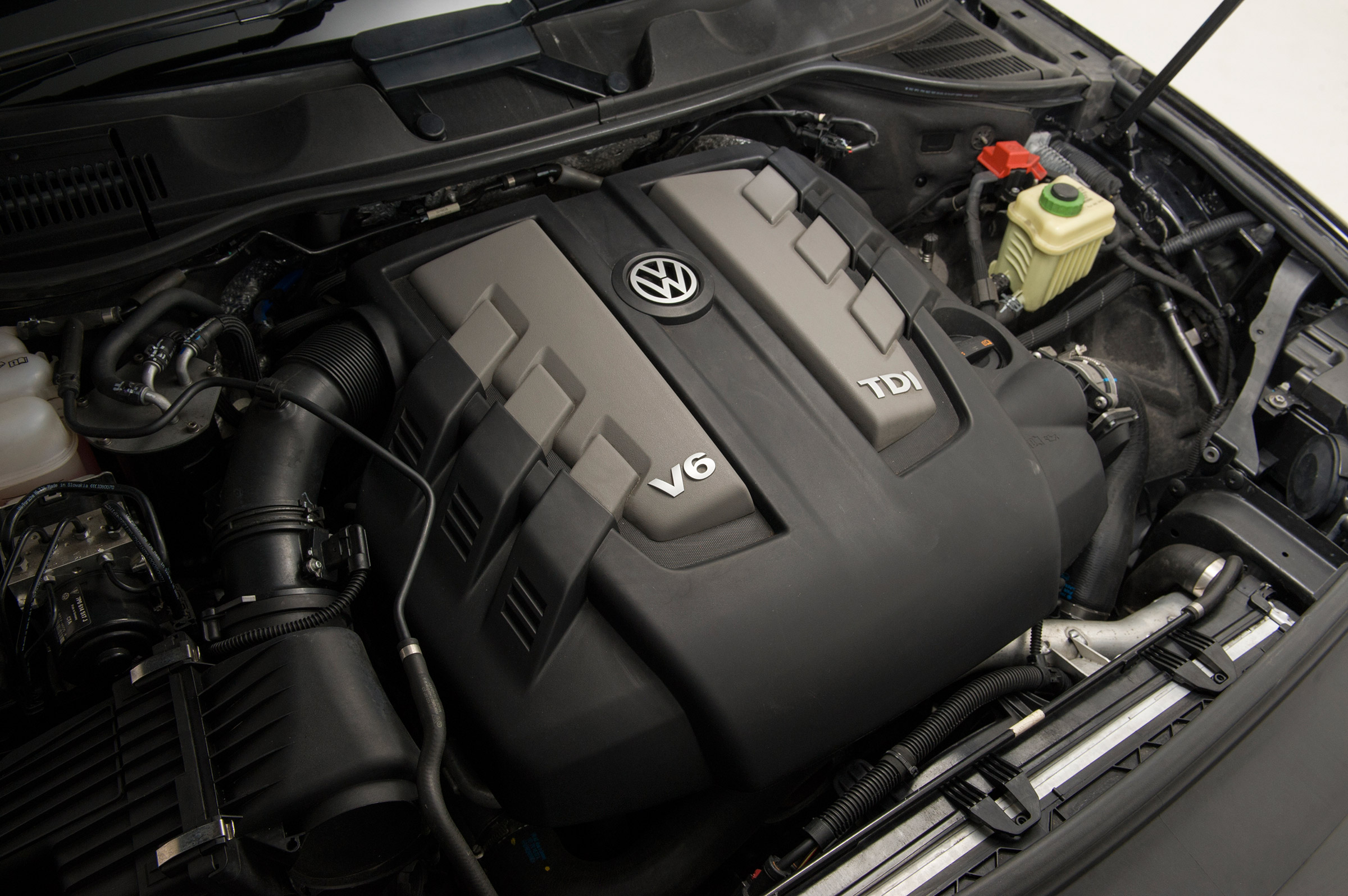 Used Volkswagen Touareg - engine