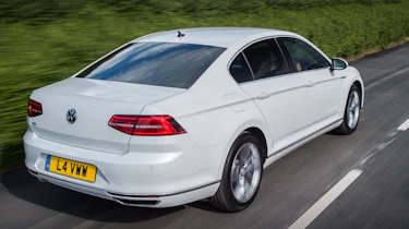 Volkswagen Passat GTE 2016 - rear tracking