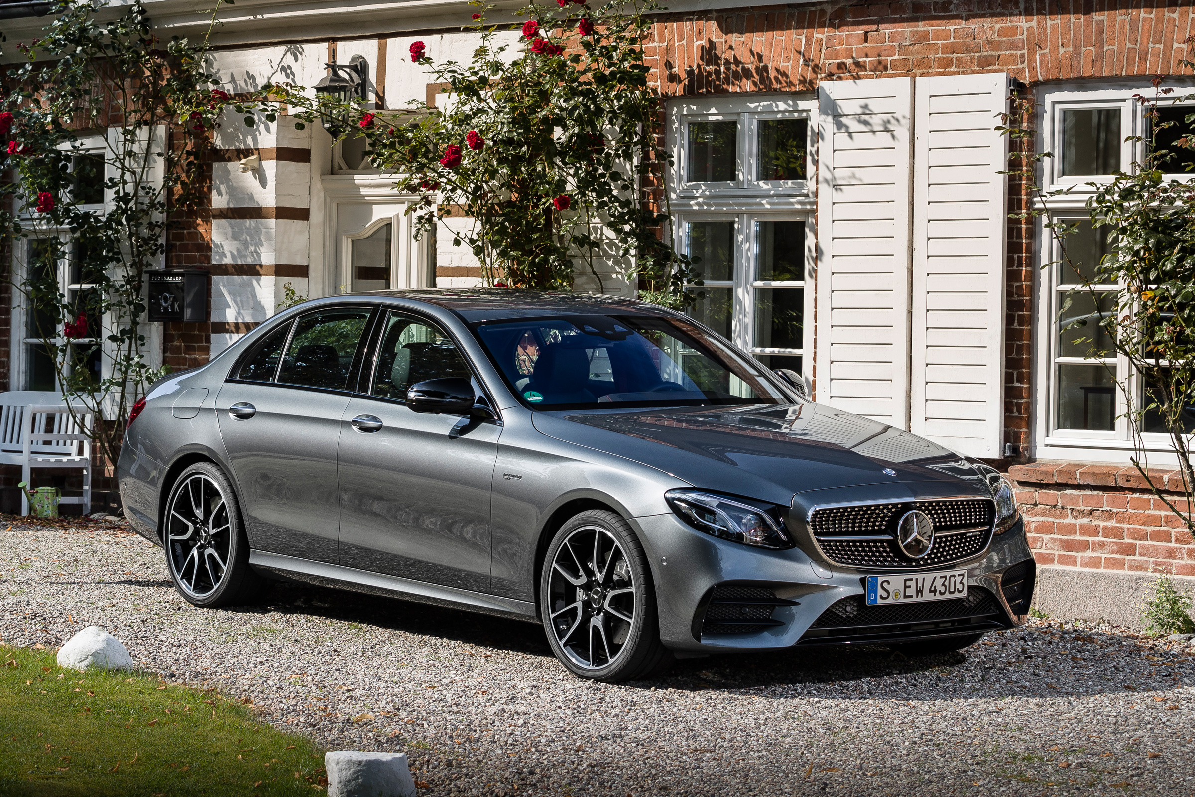 Mercedes-AMG E 43 4MATIC - front quarter