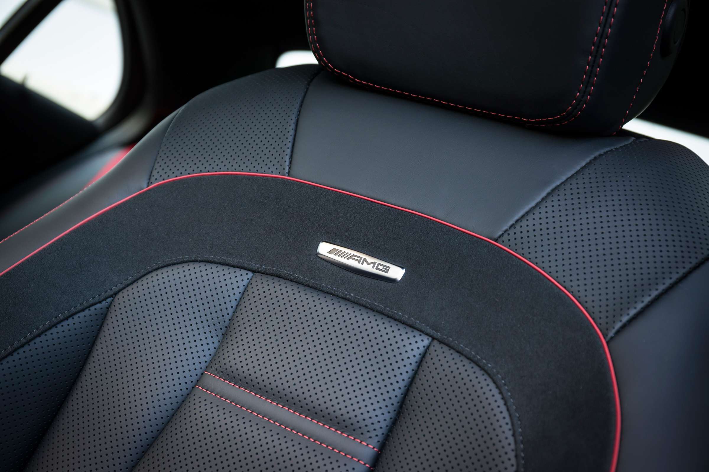 Mercedes-AMG E 43 4MATIC - front seat