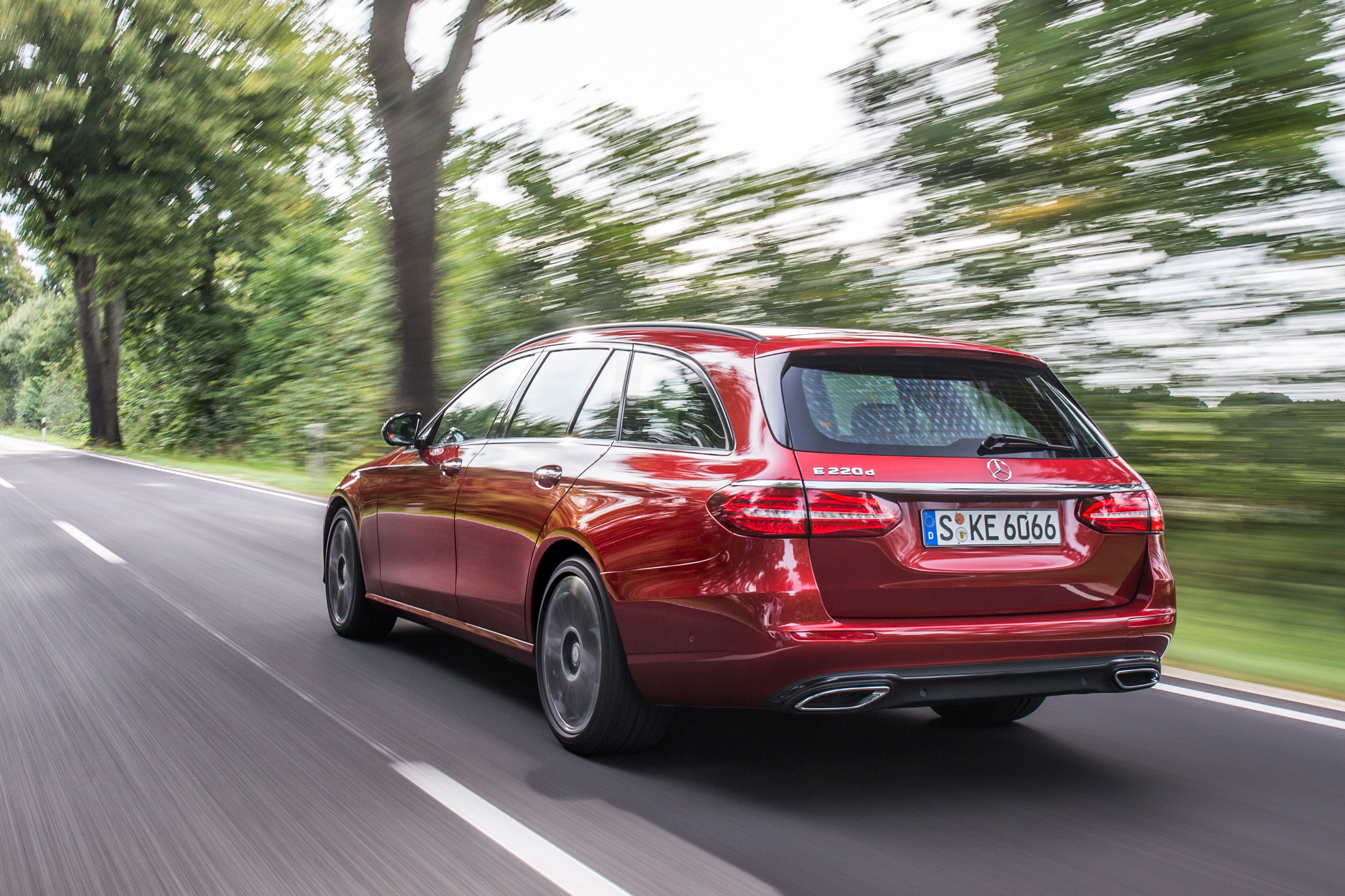 Mercedes E-Class Estate 2016 - rear tracking