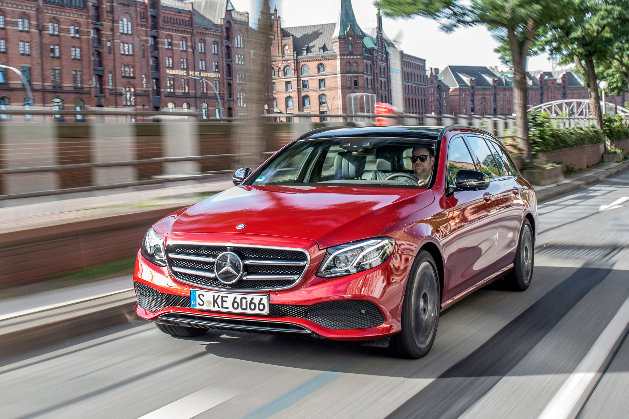 Mercedes E-Class Estate 2016 - front tracking 2