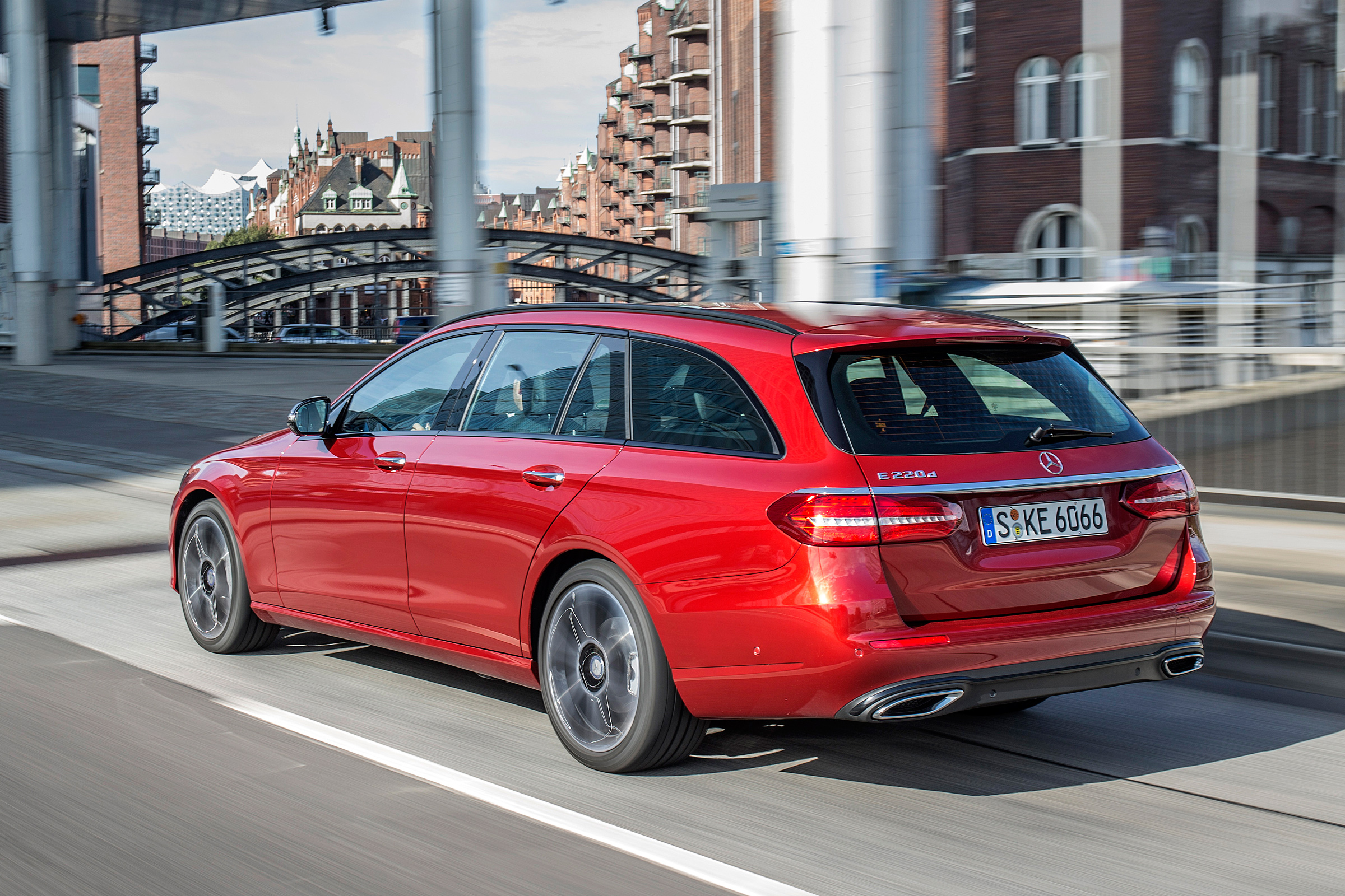 Mercedes E-Class Estate 2016 - rear tracking 2