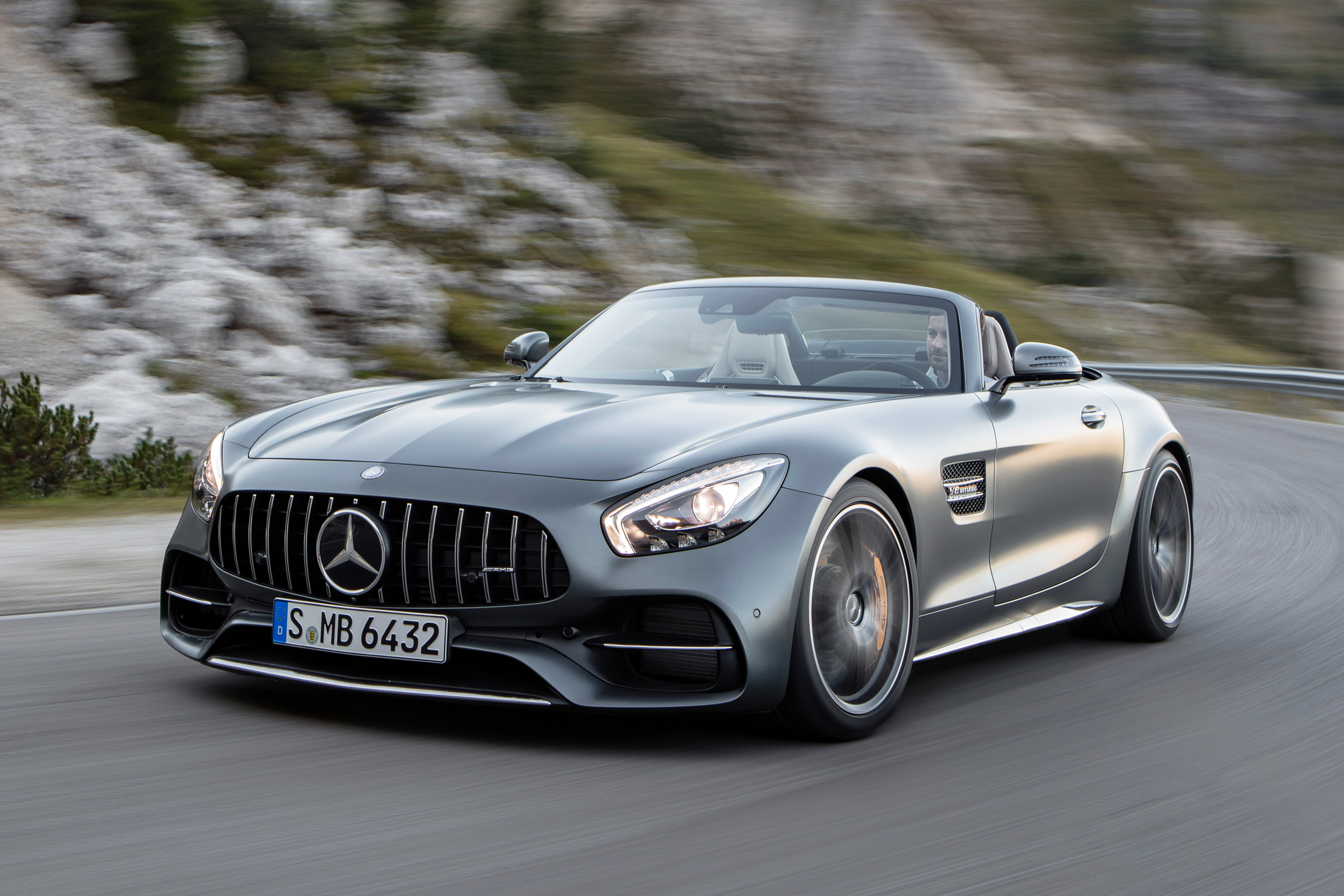 Mercedes-AMG GT C Roadster - grey front cornering