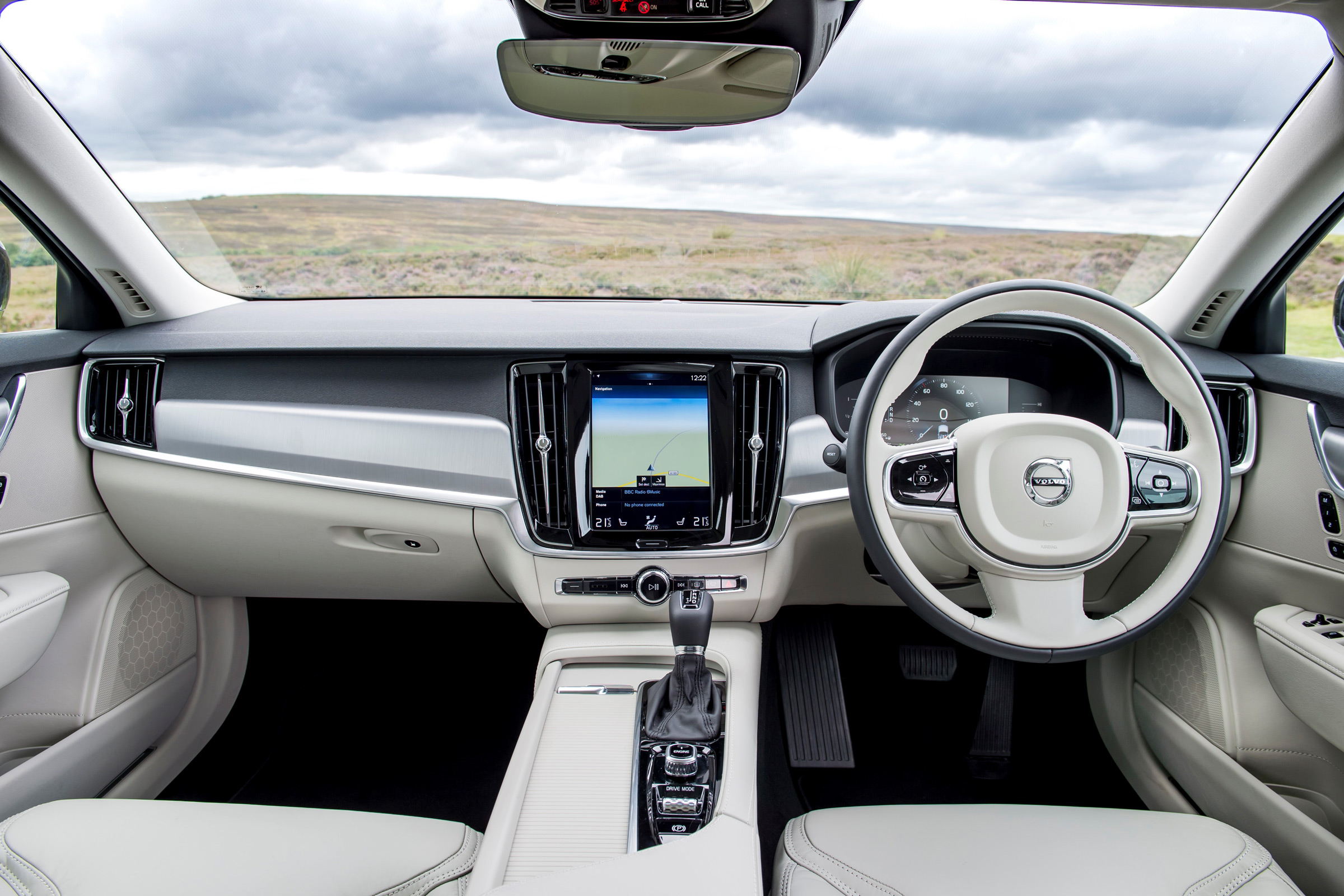 Volvo V90 D5 Momentum - interior