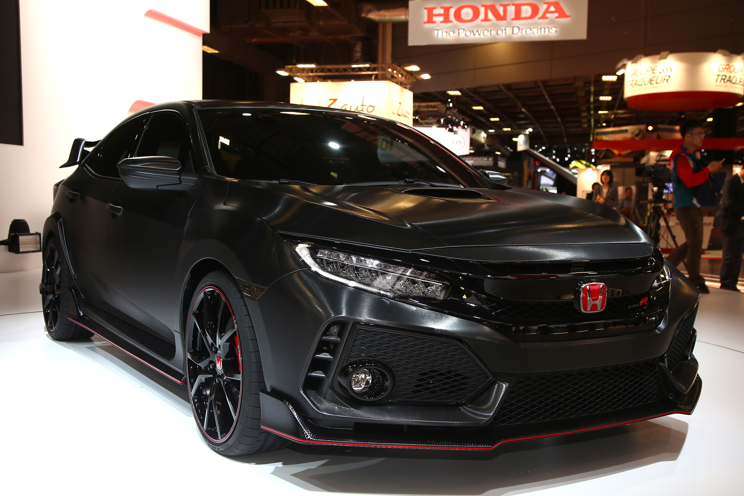 Honda Civic Type R 2017 concept - Paris front quarter 2