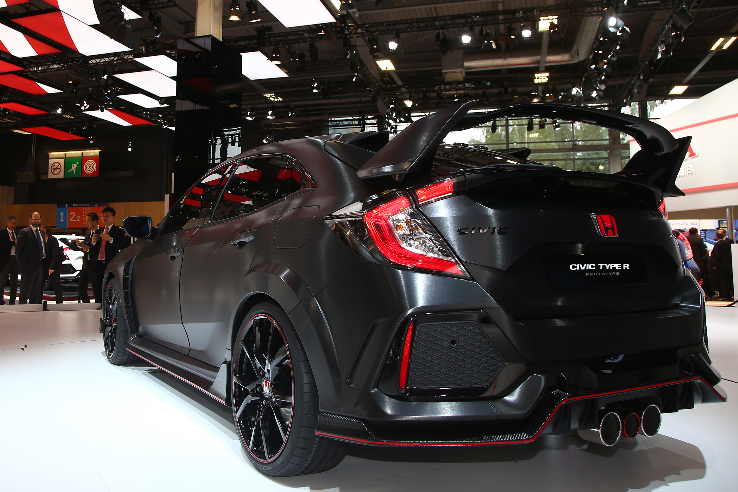 Honda Civic Type R 2017 concept - Paris rear quarter