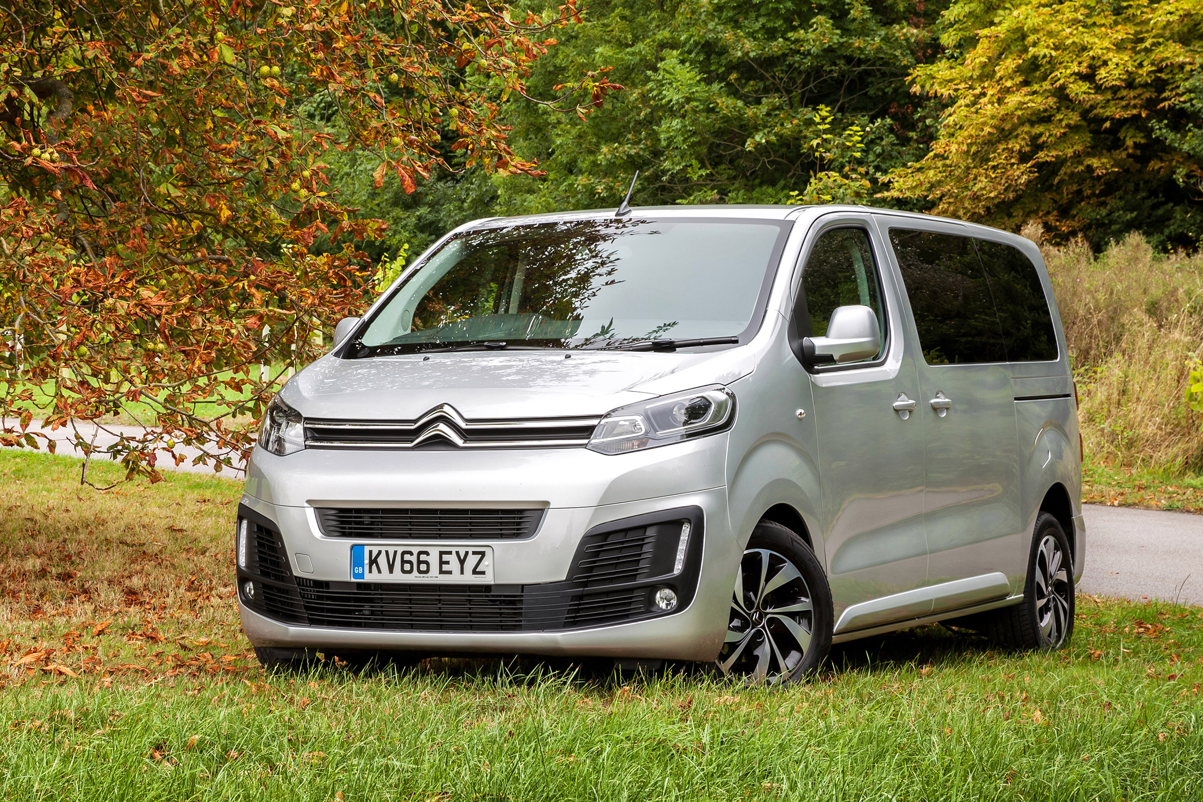 Citroen SpaceTourer - front static