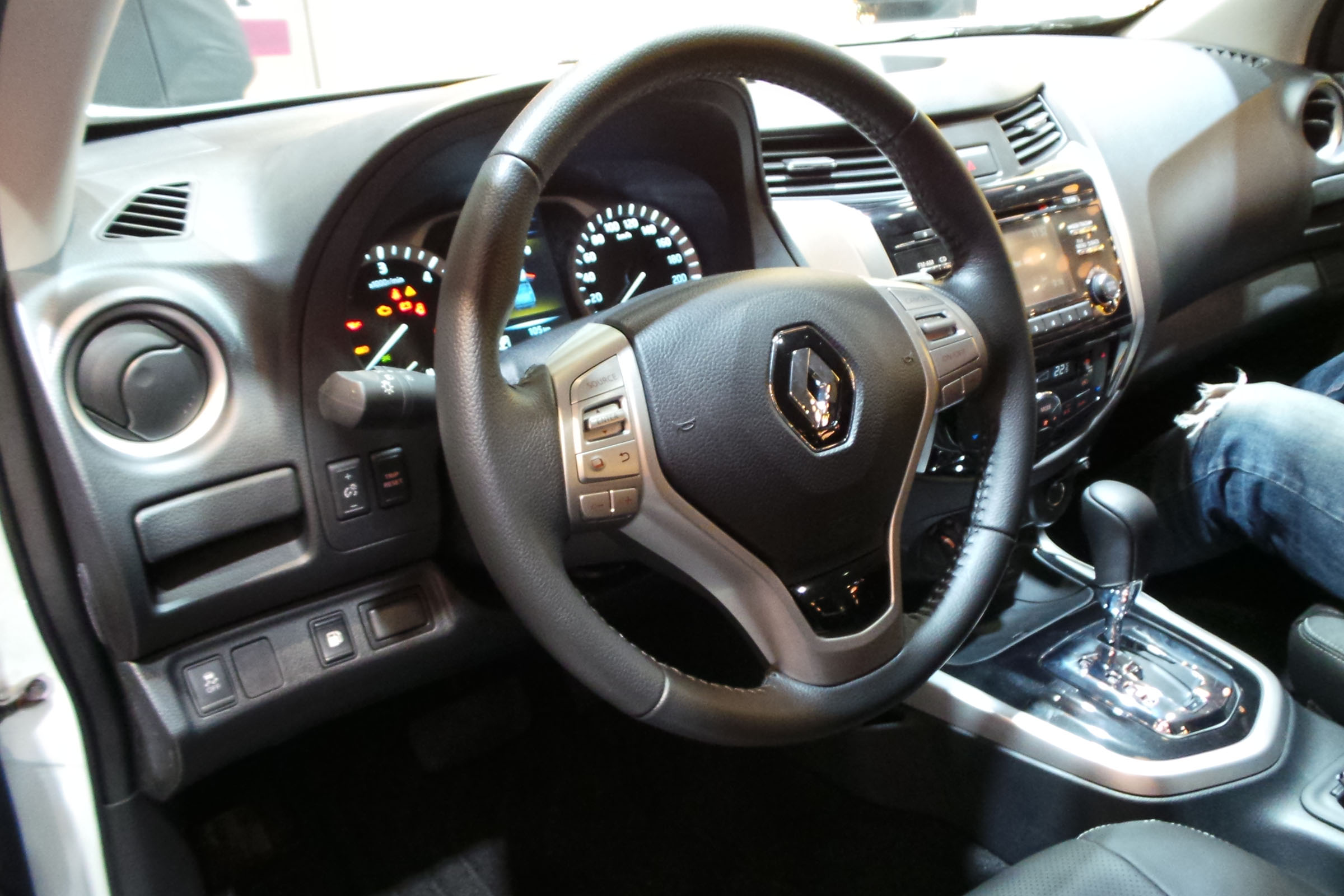Renault Alaskan at Paris Motor Show 2016