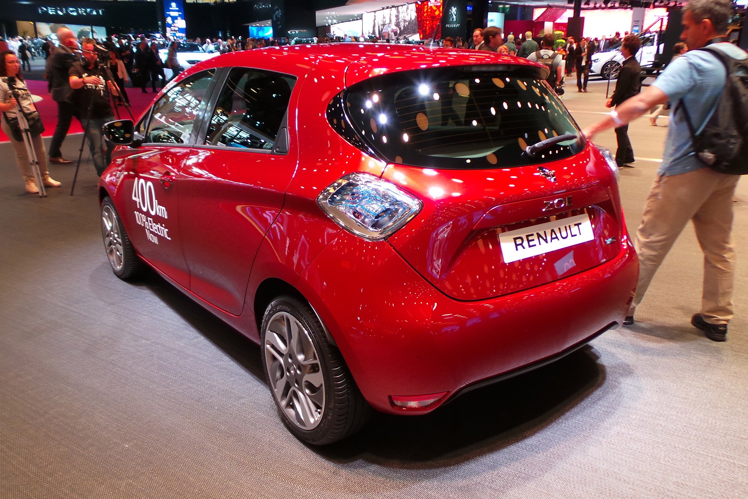 Renault Zoe - Paris rear three quarter