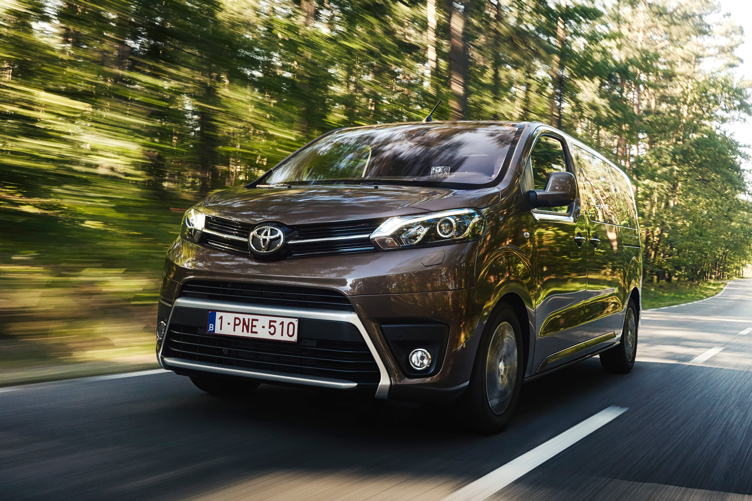Toyota Proace Verso 2016 - front tracking