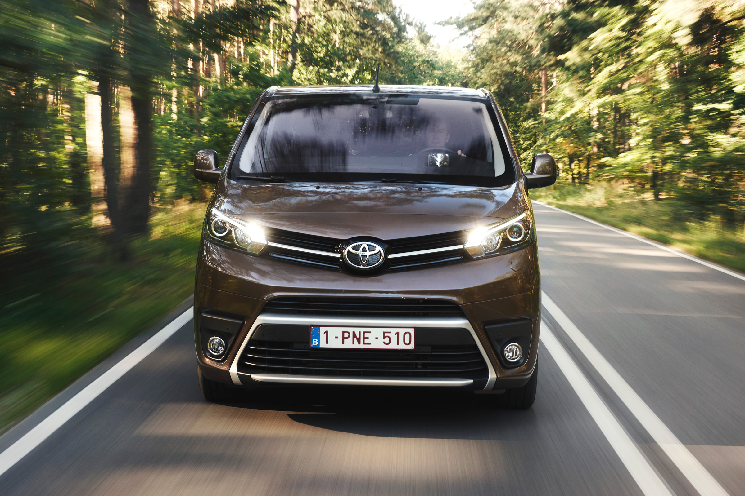 Toyota Proace Verso 2016 - front tracking 2