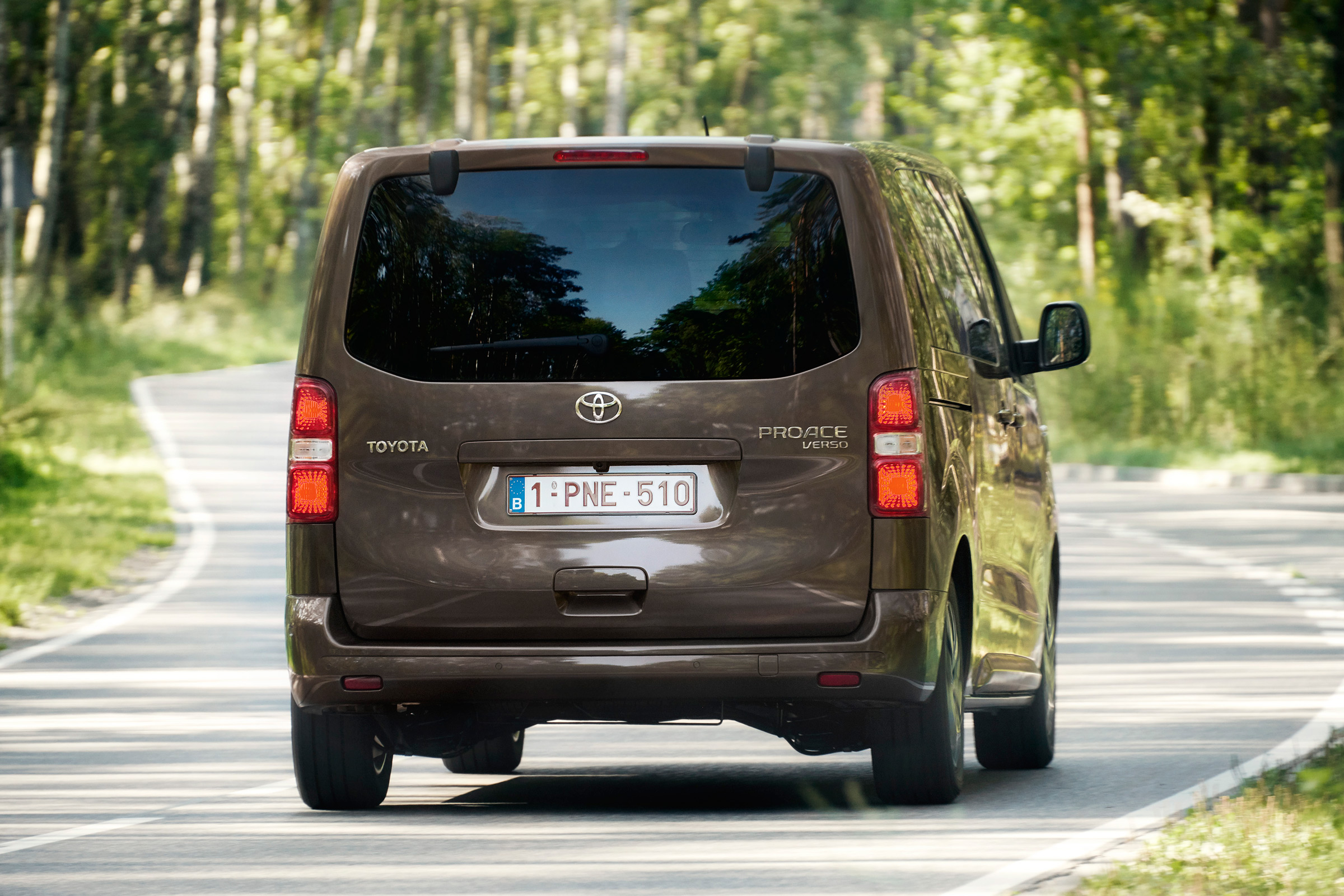 Toyota Proace Verso 2016 - rear tracking