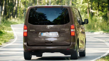 Toyota Proace Verso 2016 - rear tracking