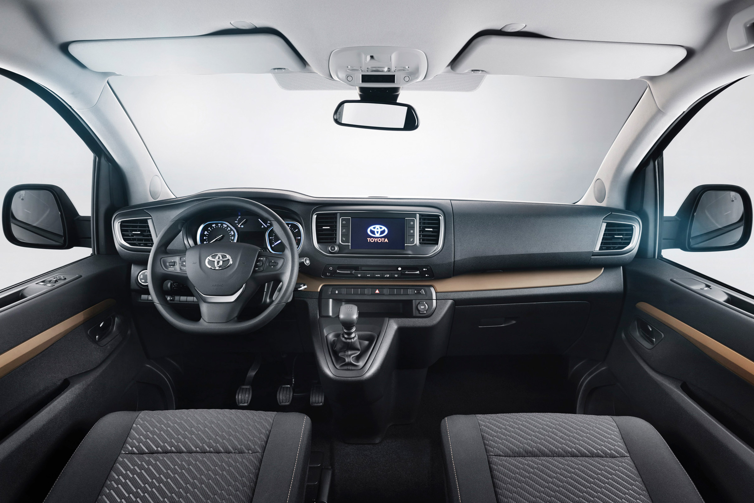 Toyota Proace Verso 2016 - interior