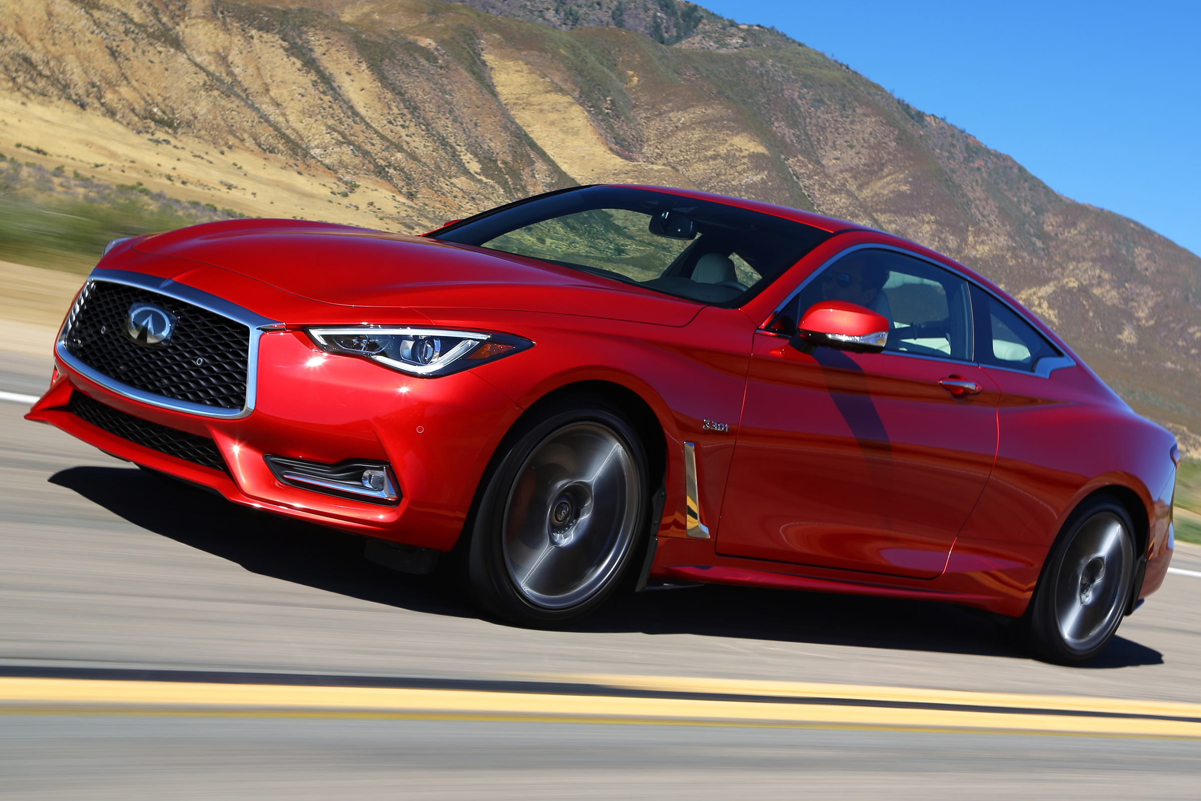 Infiniti Q60 - front tracking 3