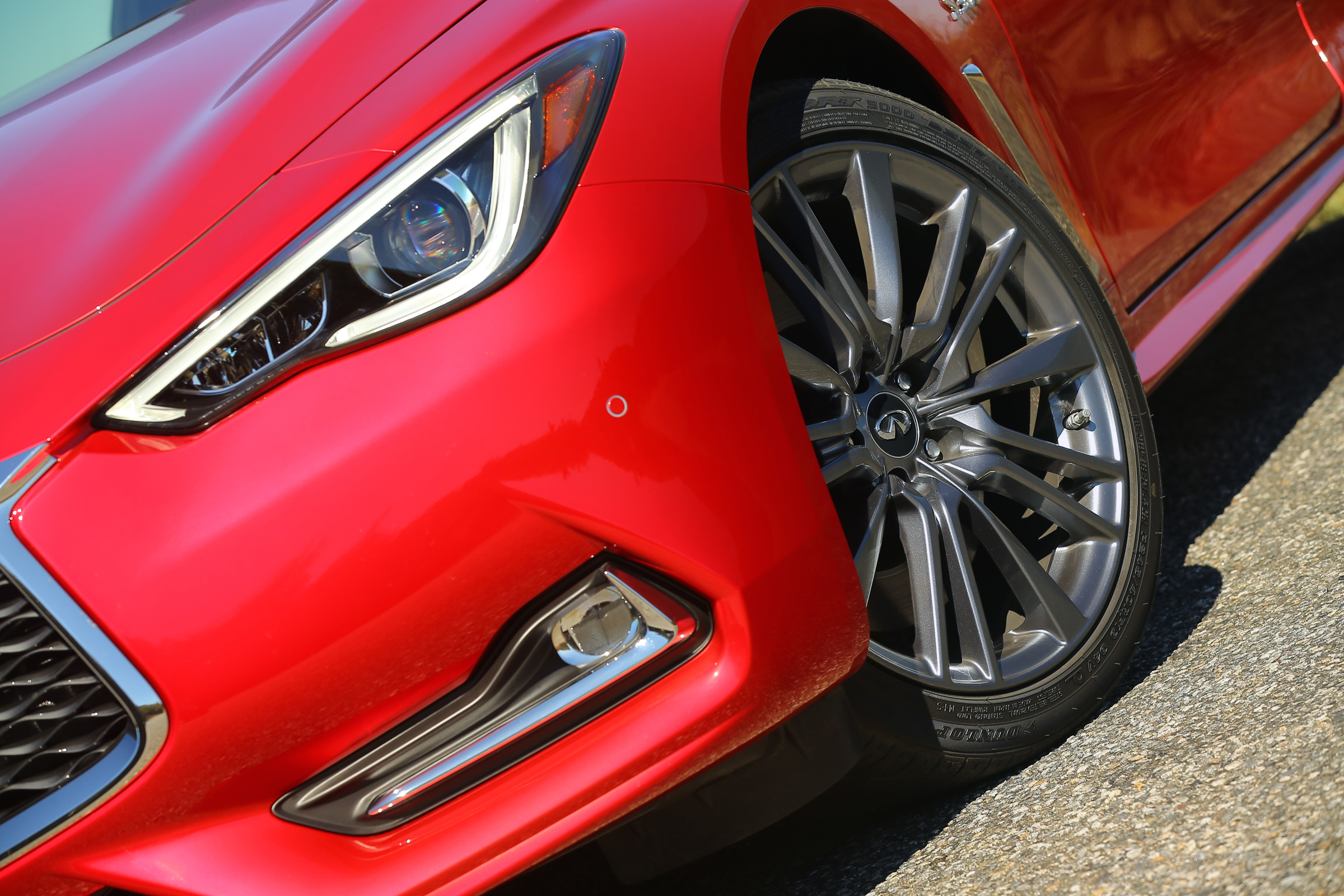 Infiniti Q60 - front detail