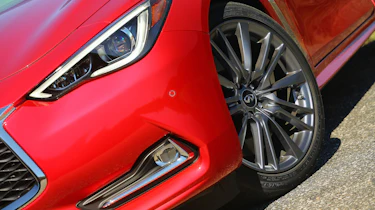 Infiniti Q60 - front detail