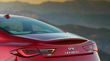 Infiniti Q60 - rear detail