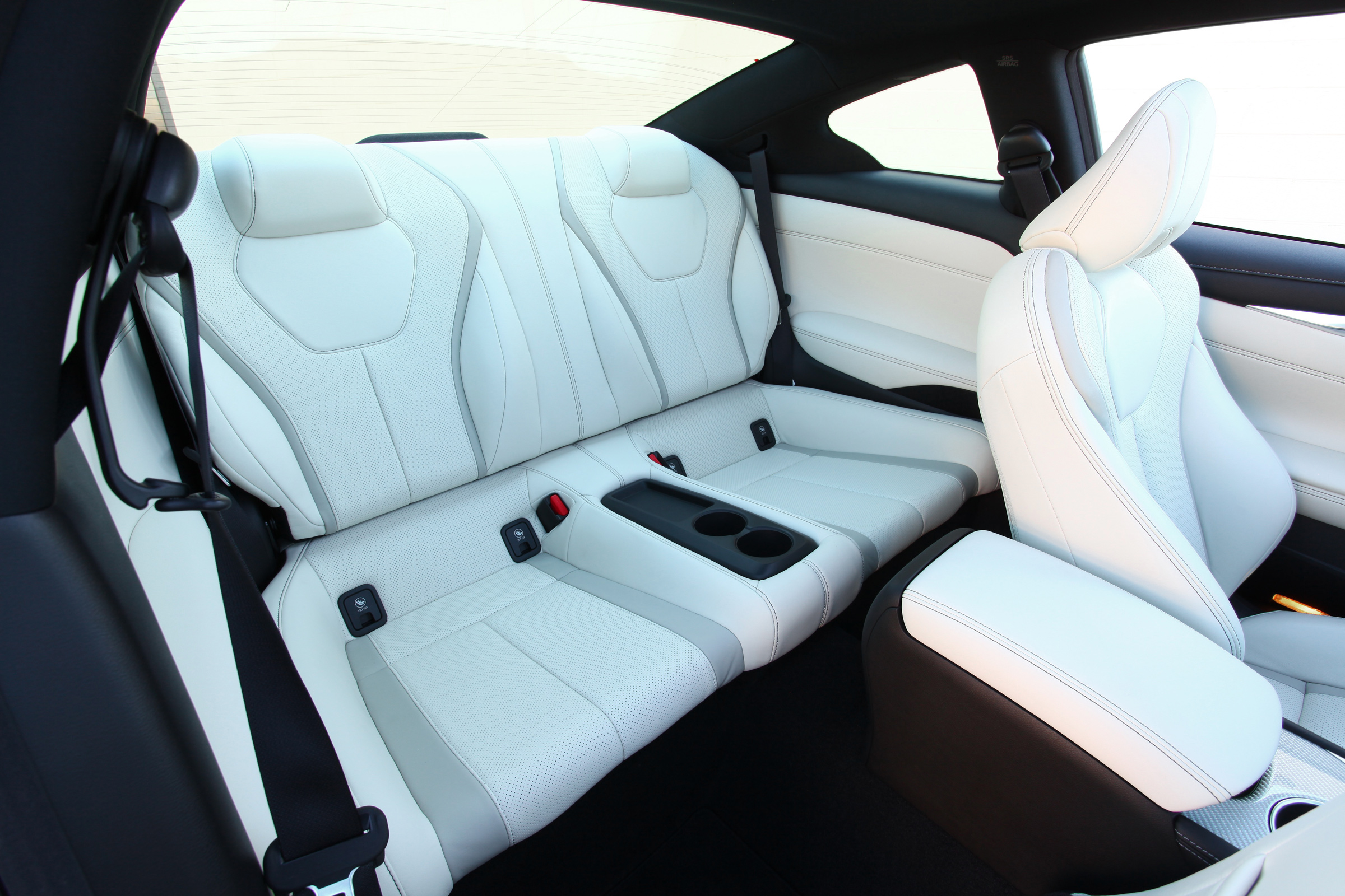 Infiniti Q60 - rear seats