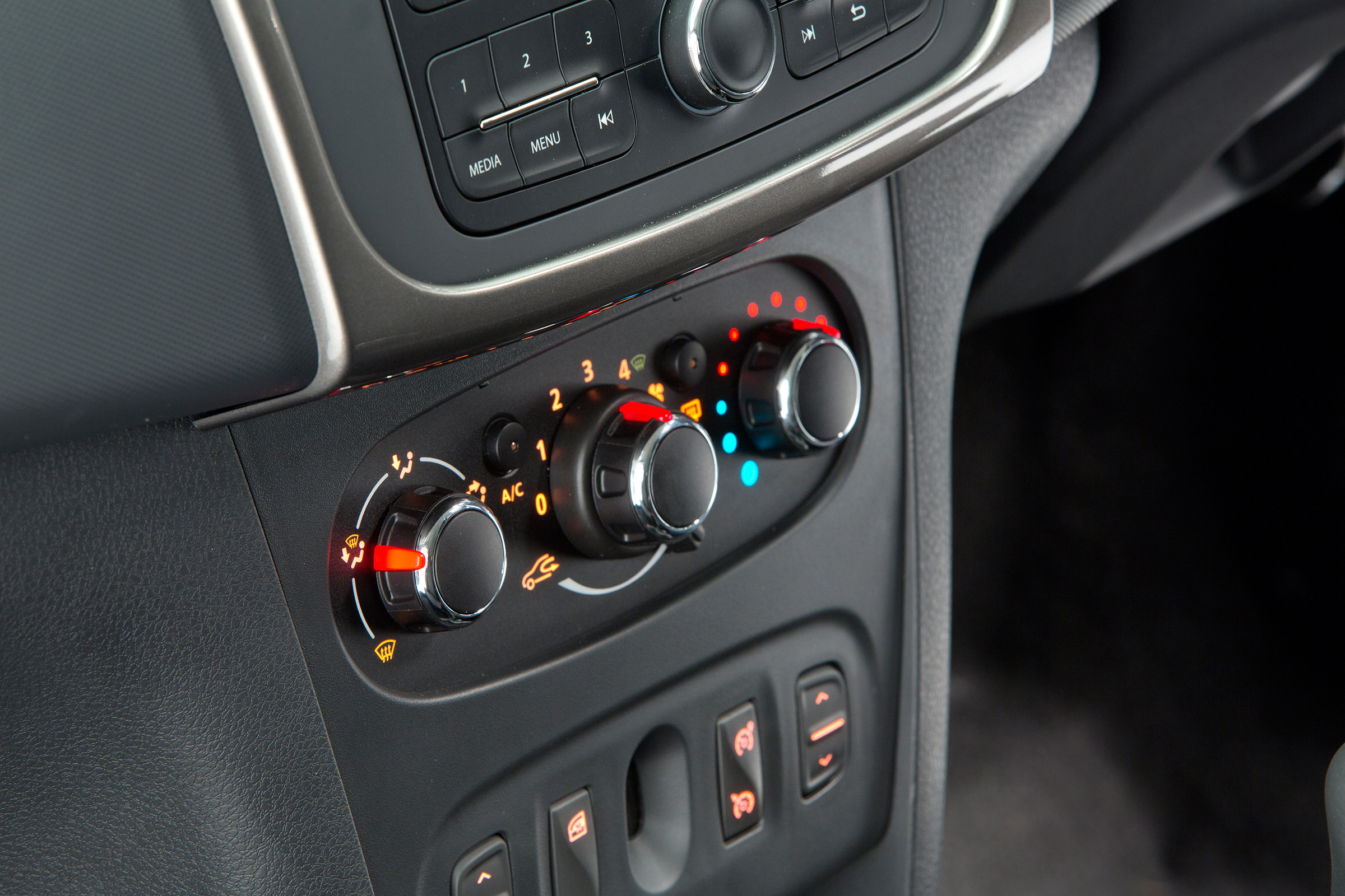 Used Dacia Logan MCV - centre console