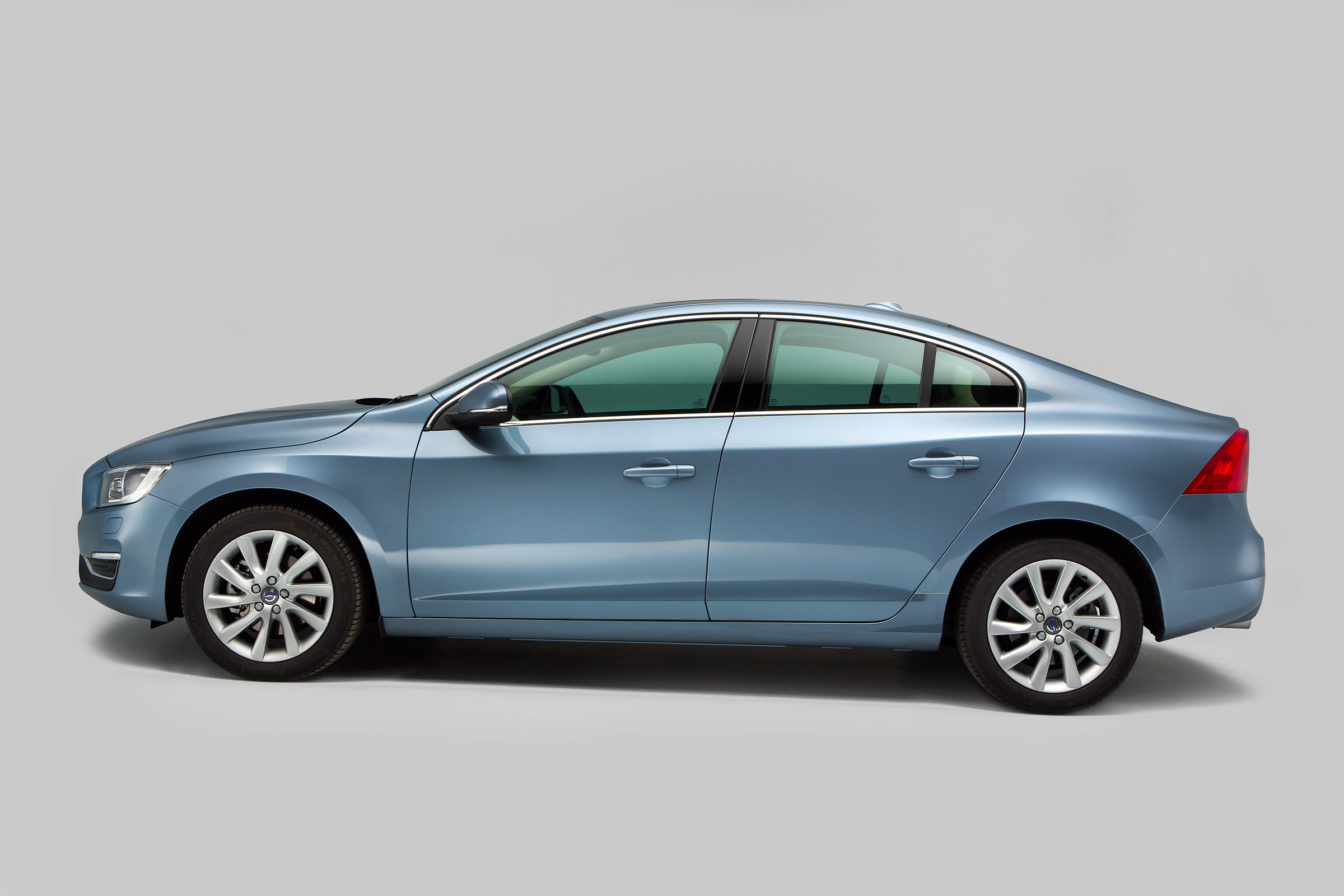 Used Volvo S60 - side
