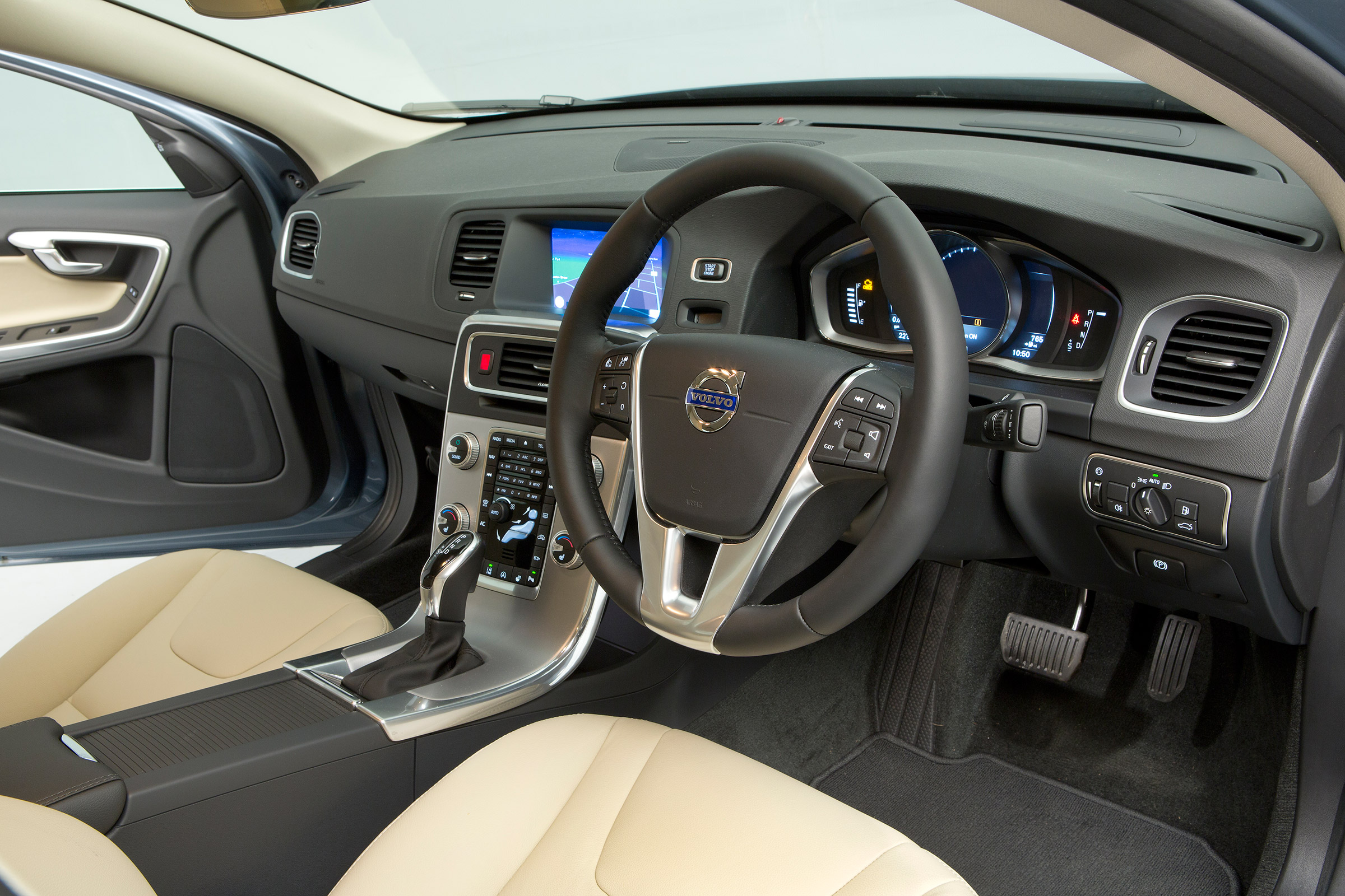 Used Volvo S60 - interior