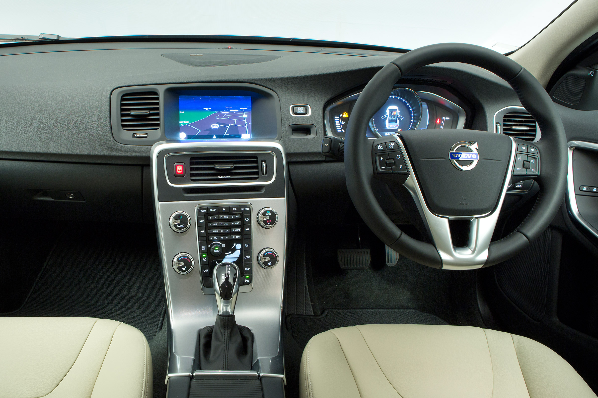 Used Volvo S60 - dash