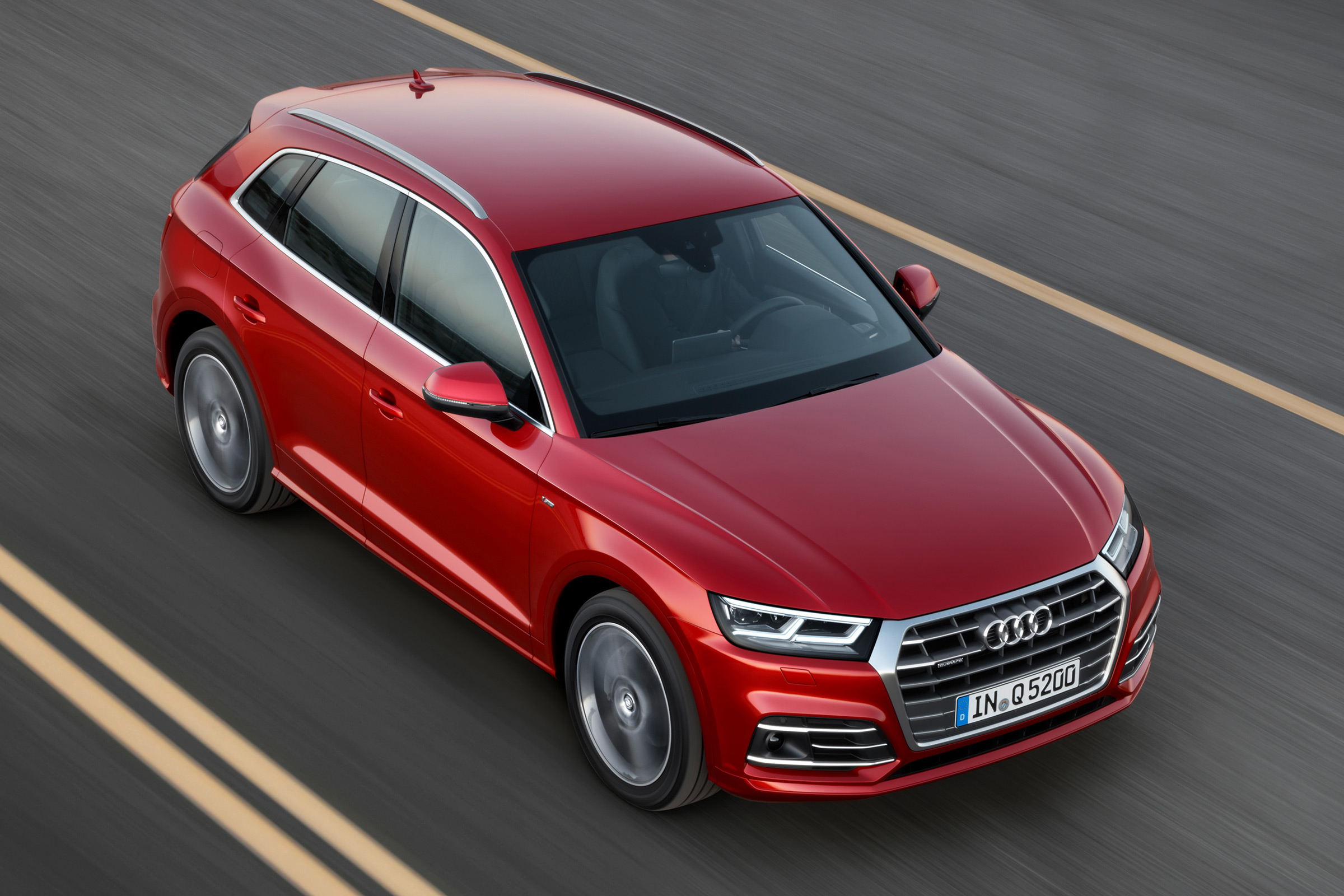 Audi Q5 SUV - front tracking