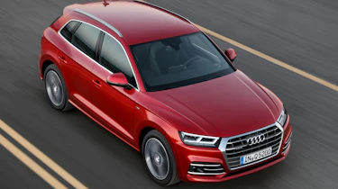 Audi Q5 SUV - front tracking