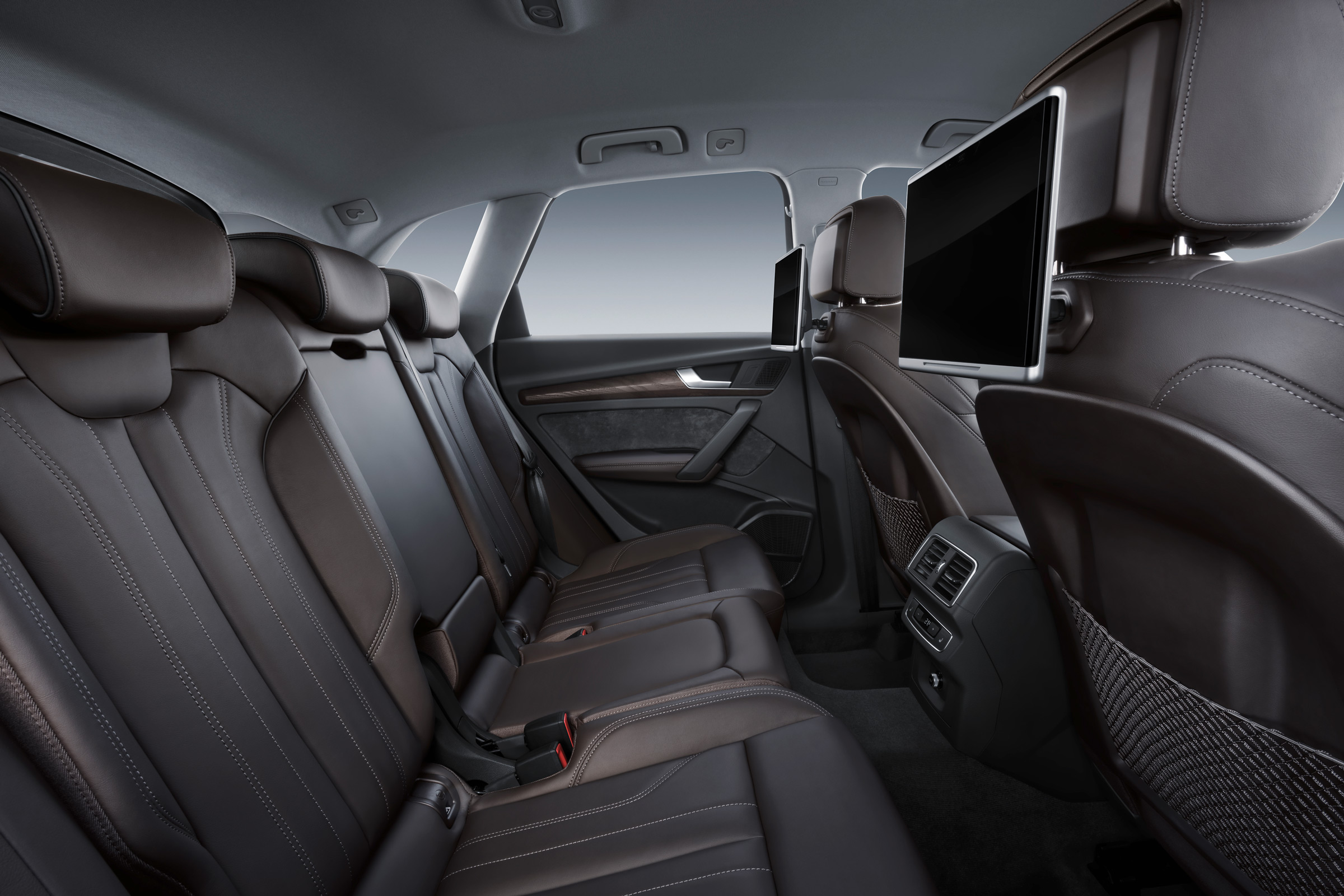 Audi Q5 SUV - rear seats 2